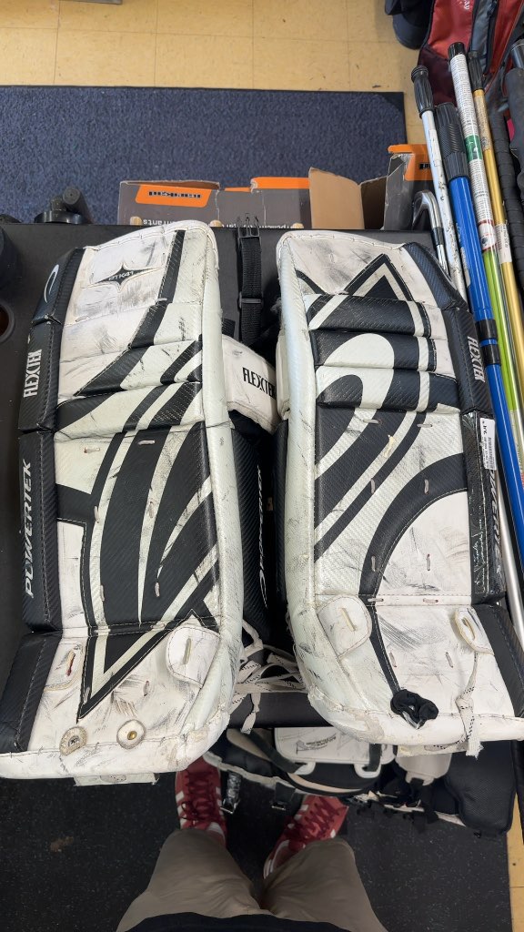 Powertek Flextek Hockey Goalie Leg Pads Used 24"