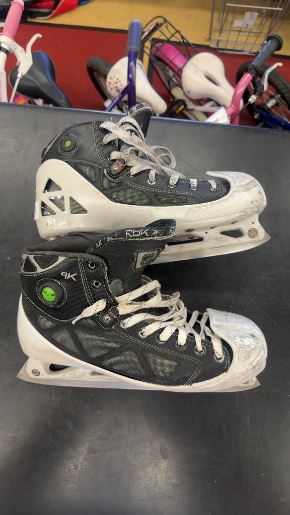 Reebok 9K Pump Goalie Hockey Skates Used Size 11