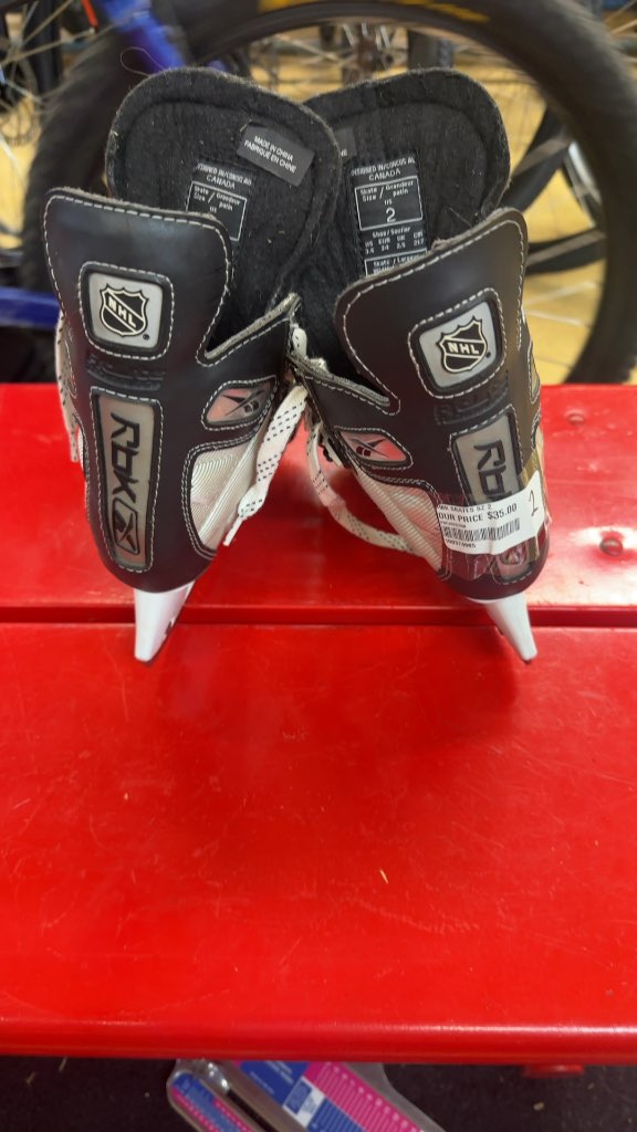 Reebok Ice Hockey Skates 4K Used Size 2