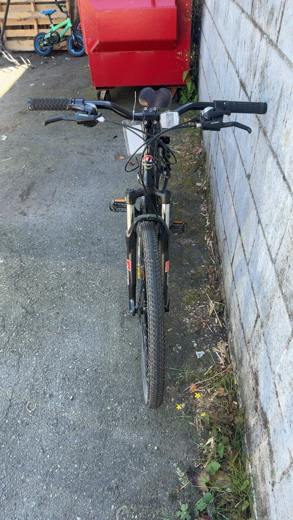 Rocky Mountain Edge Mountain Bike Black/Red 15" Frame 26" Wheels Good Condition