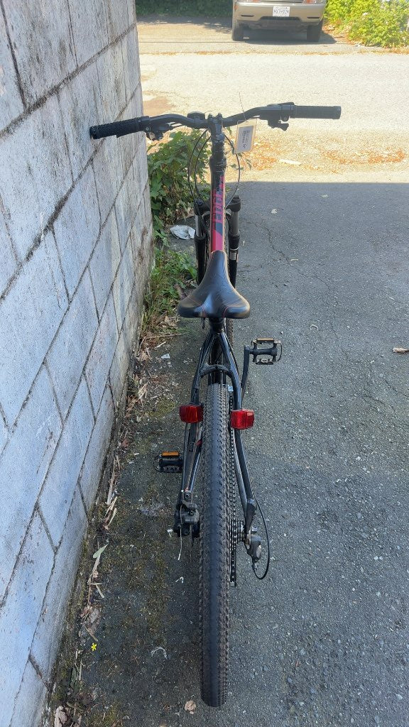 Rocky Mountain Edge Mountain Bike Black/Red 15" Frame 26" Wheels Good Condition
