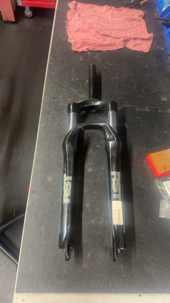 RST 26" Mountain Bike Suspension Fork Used