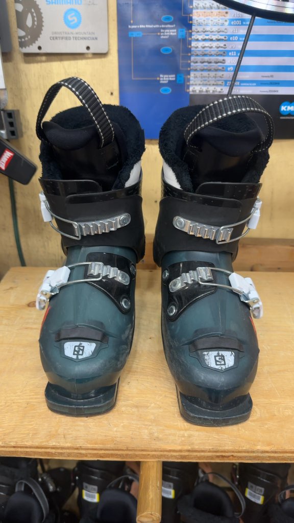 Salomon Kids Ski Boots T2 Used Size 18.5