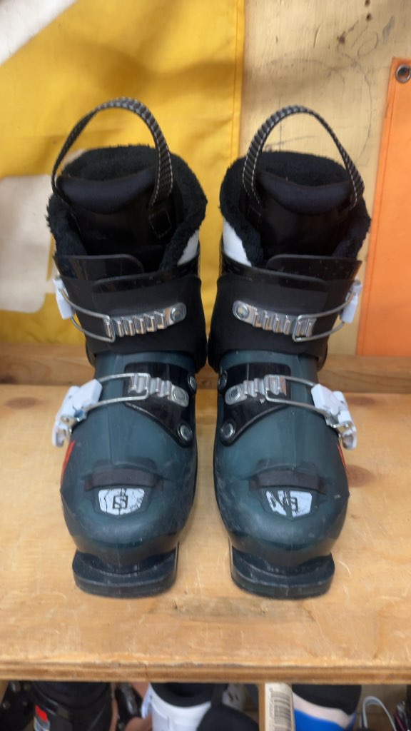 Salomon Kids T2 Ski Boots Used Size 18.5