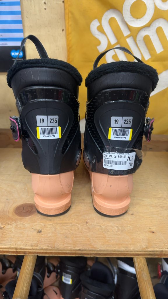 Salomon T2 Kids Ski Boots Peach/Black Used Size 19.5