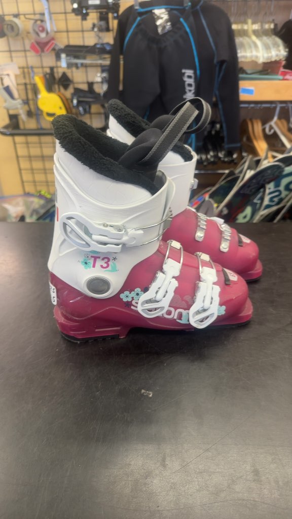 Salomon T3 Junior Ski Boots Pink/White Used Size 23.5