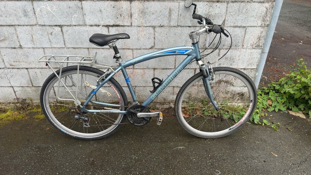 Schwinn Broadway Hybrid Bike 700c Medium Frame Blue Good Condition