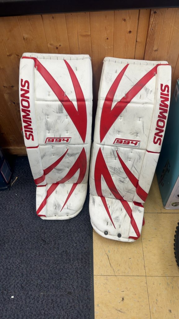 Simmons Goalie Leg Pads 994 White/Red Used