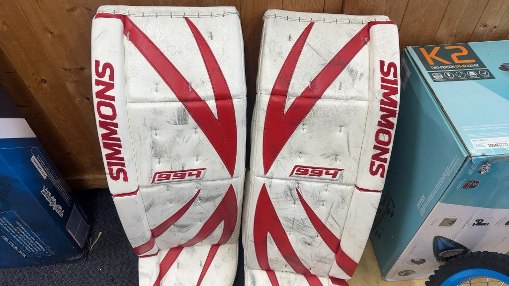 Simmons Goalie Leg Pads 994 White/Red Used