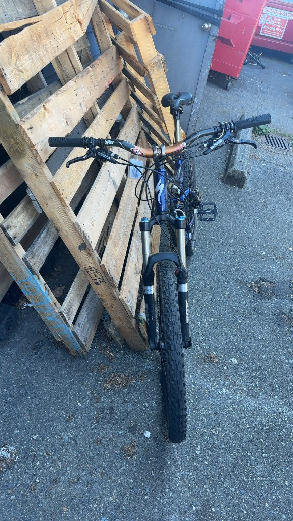 Specialized Enduro Full Suspension Mountain Bike - 26" Wheels