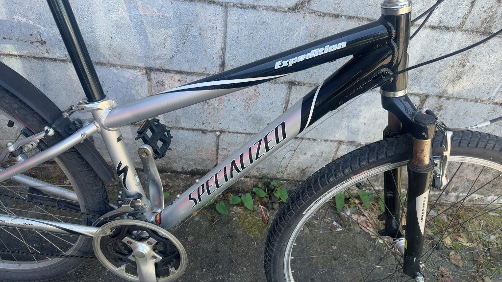 Specialized Expedition Hybrid Comfort Bike - Silver/Black