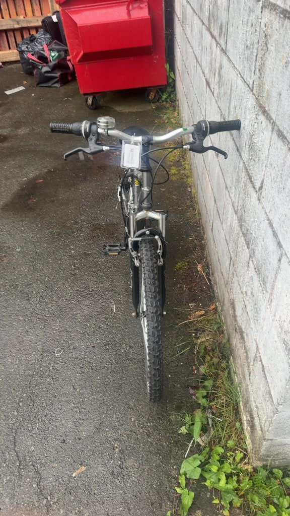 Sportek Mountain Bike Turnpike Grey Used 26"