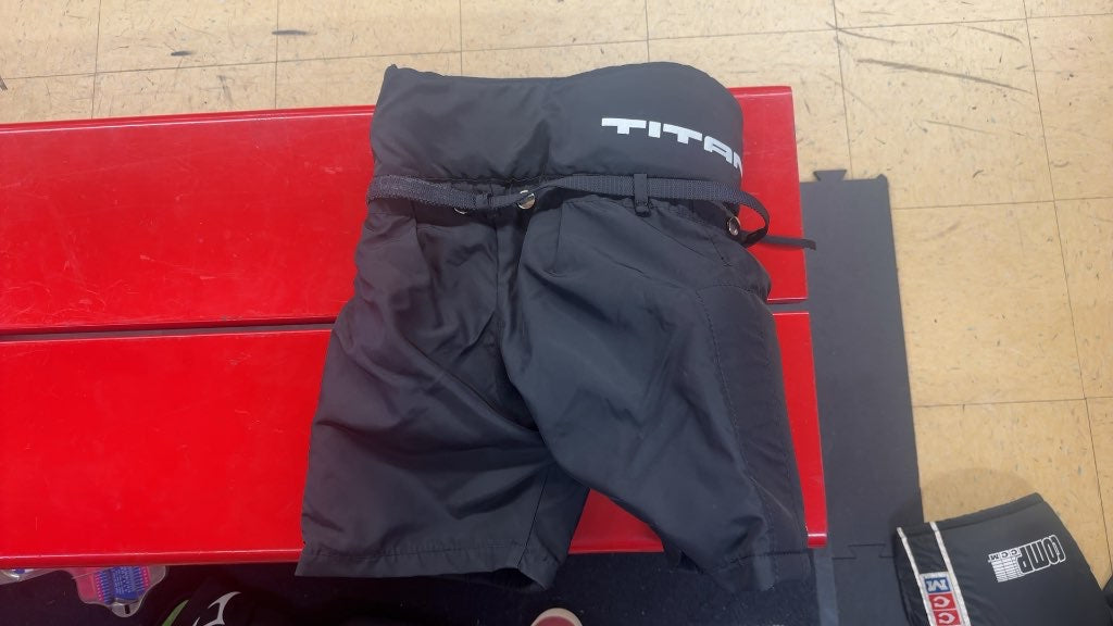 Titan Youth Hockey Pants Black Large