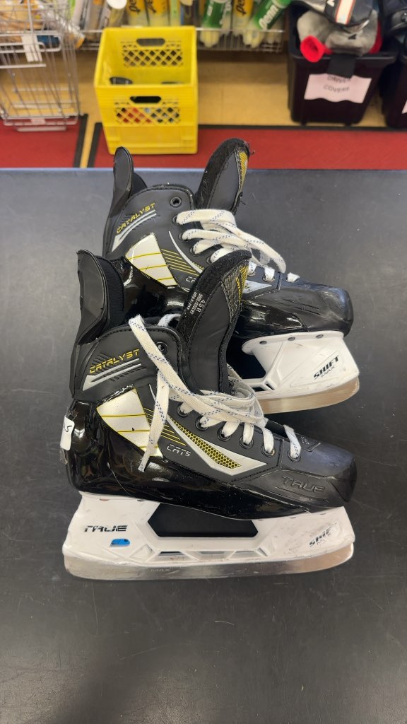TRUE Hockey Skates Catalyst CAT5 Used Size 4.5