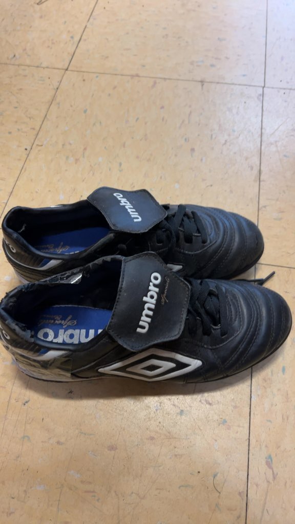 Umbro Soccer Cleats Speciali Black Used Size 5.5