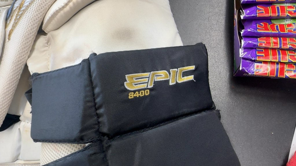 Vaughn Goalie Chest & Arm Protector Epic 8400 Used Junior Medium