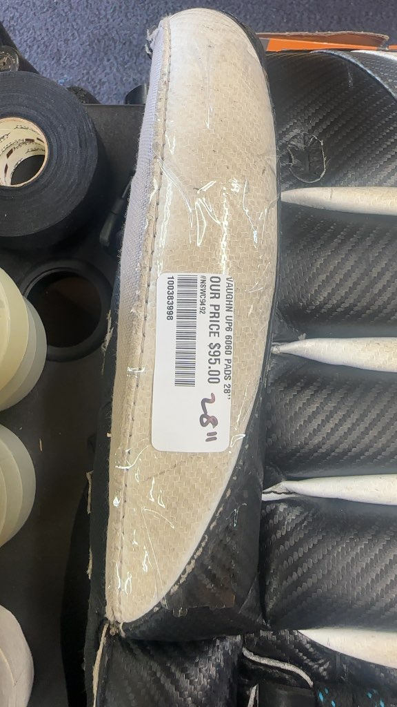 Vaughn Goalie Pads Velocity V6 6060 Used 28"