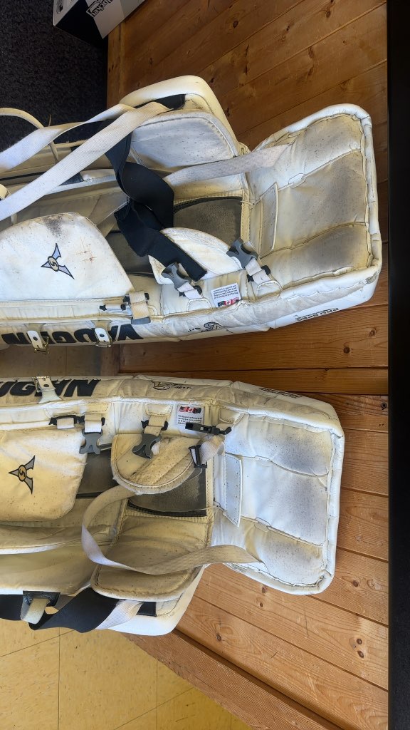 Vaughn Goalie Pads Velocity White Used 36+1