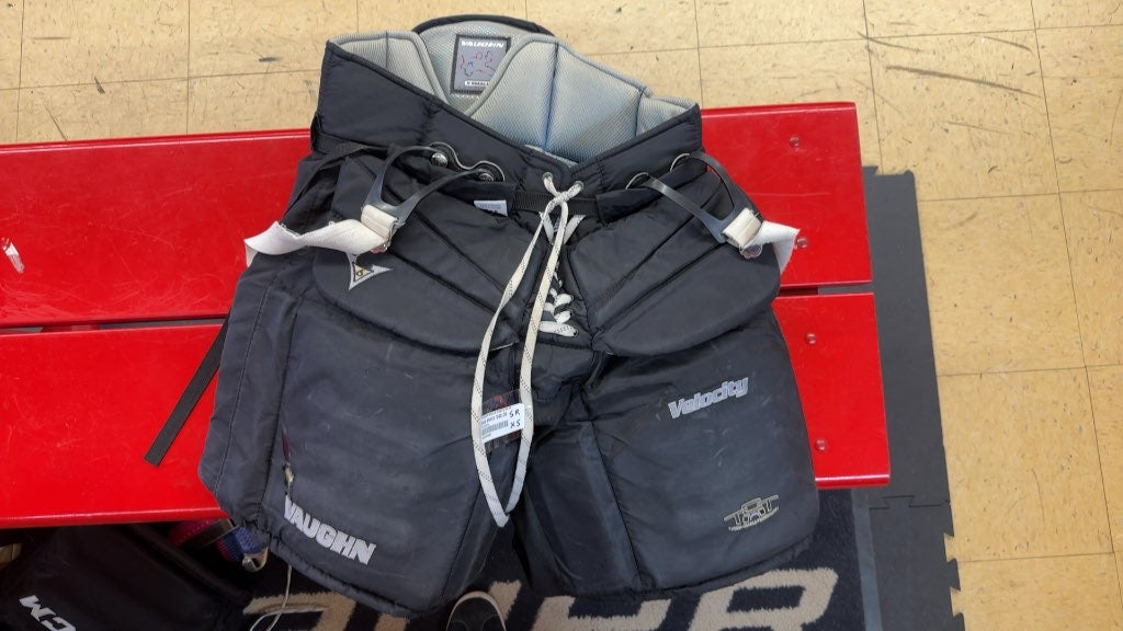Vaughn Goalie Pants Velocity V6 2000 Pro Used Senior XS-tear on the right pant leg