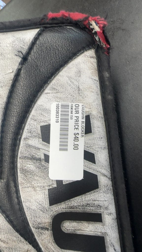 Vaughn Hockey Goalie Blocker Velocity White/Black Used(small tear in palm doesn’t go all the way thru)