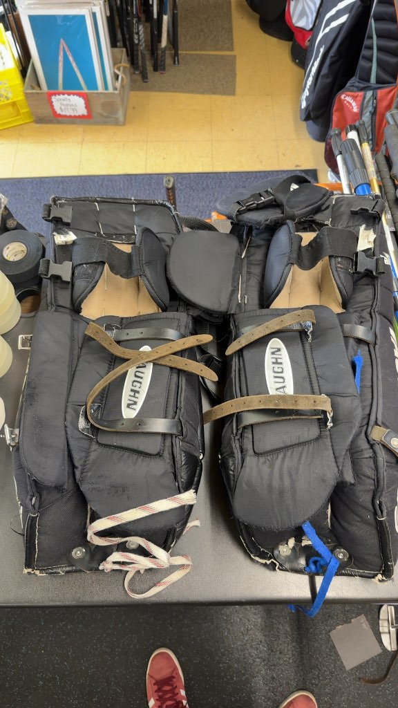 Vaughn Vision Goalie Leg Pads Black/White Used 27"