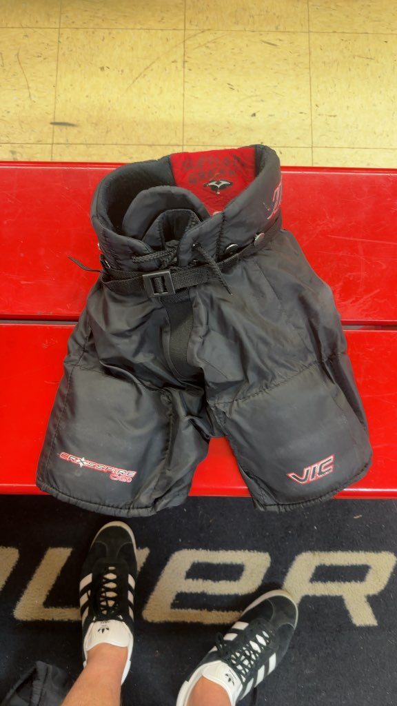 VIC Crossfire CX9 Youth Hockey Pants Used Youth Small