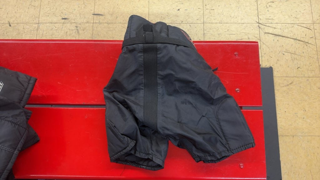 VIC Crossfire CX9 Youth Hockey Pants Used Youth Small