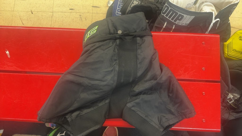 VIC Junior Hockey Pants Black Used Size Medium