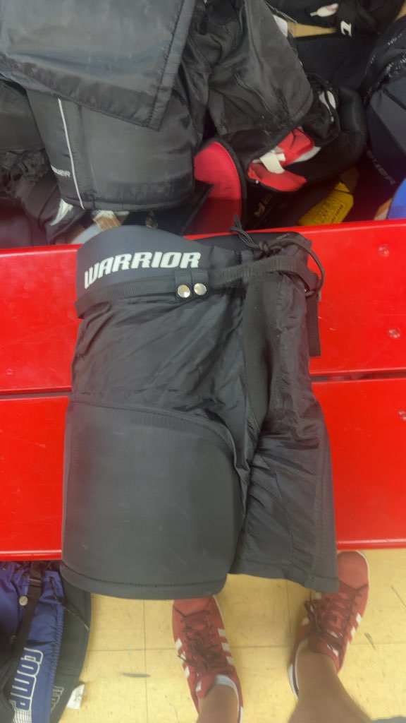 Warrior QRE-10 Hockey Pants Black Youth XL Used