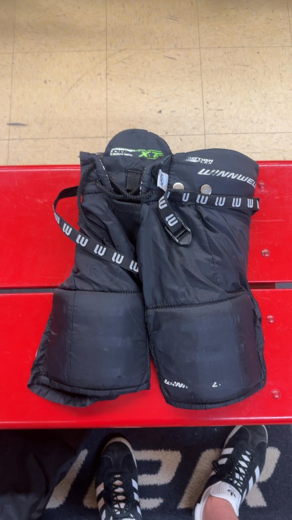 Winnwell Hockey Pants XT Youth Used Small