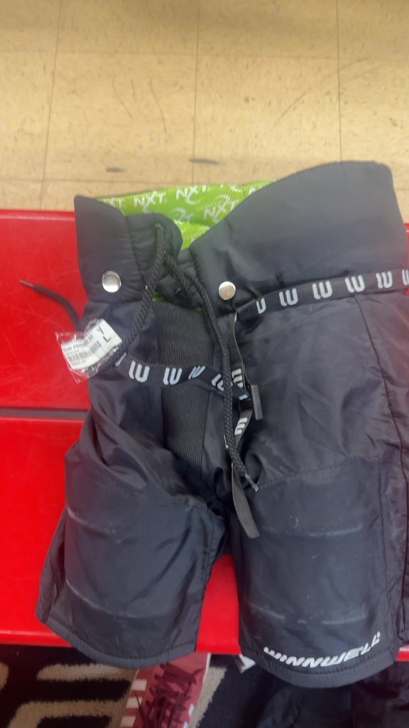 Winnwell NXT Youth Hockey Pants Black Large Used