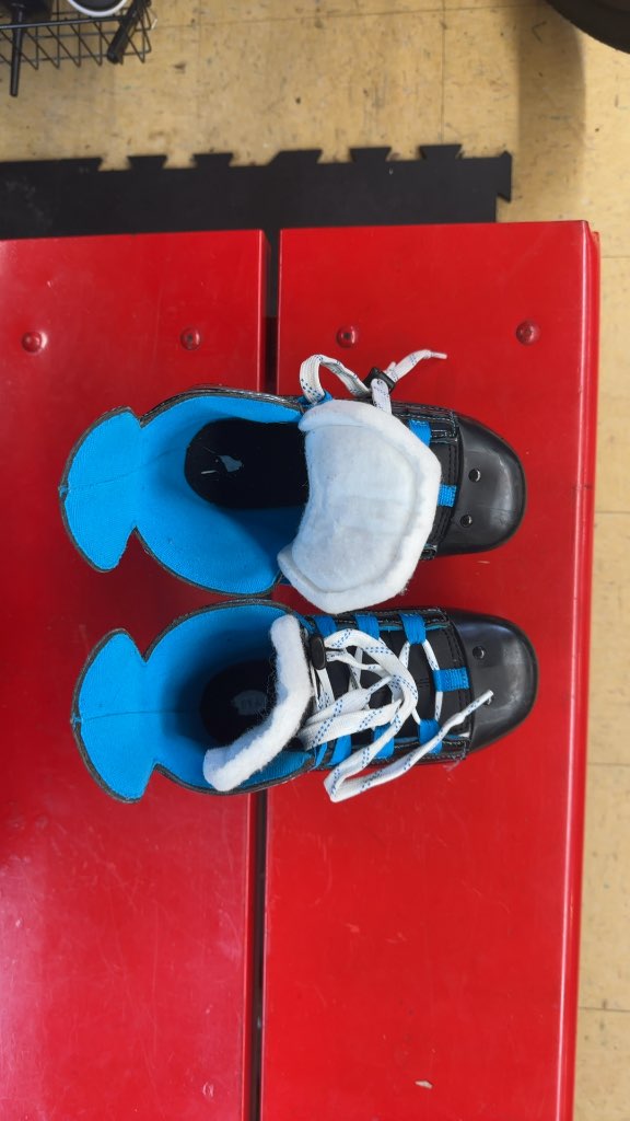 Bauer Hockey Skates Prodigy Youth Size 13Y Used