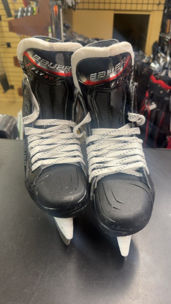 Bauer Hockey Skates Vapor X-Fly 40 Great Condition Size 6 Fit 2