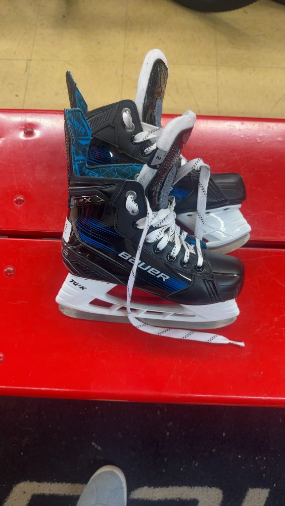 Bauer Ice Hockey Skates Bauer X Used Size 2