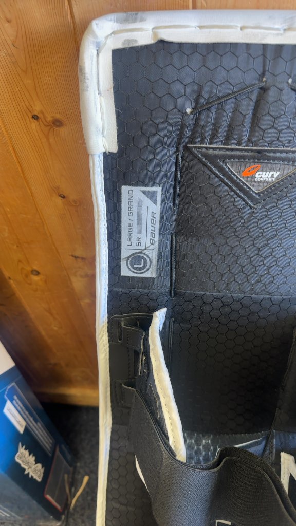 Bauer Supreme 2S Pro Goalie Leg Pads Used Senior Large-in very good condition just needs a magic eraser