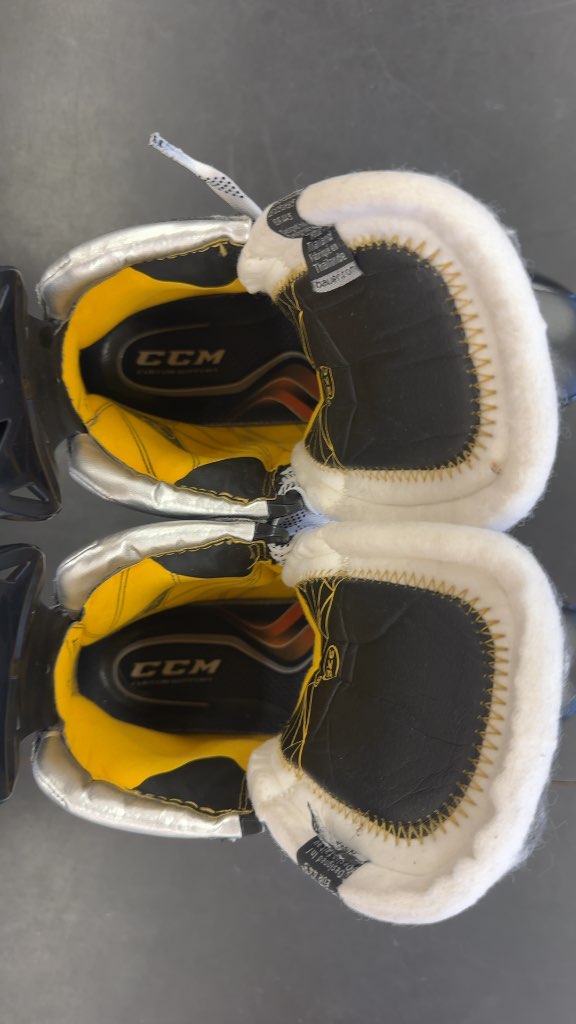 Bauer Supreme S1 Hockey Skates Used twice Size 9