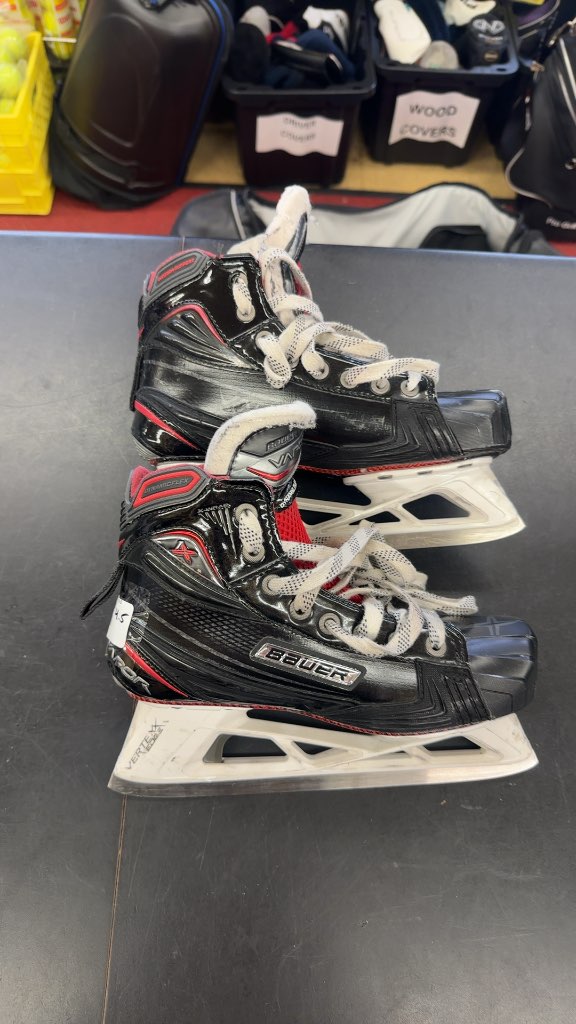 Bauer Vapor 1X Goalie Skates - Size 4.5 in very good shape