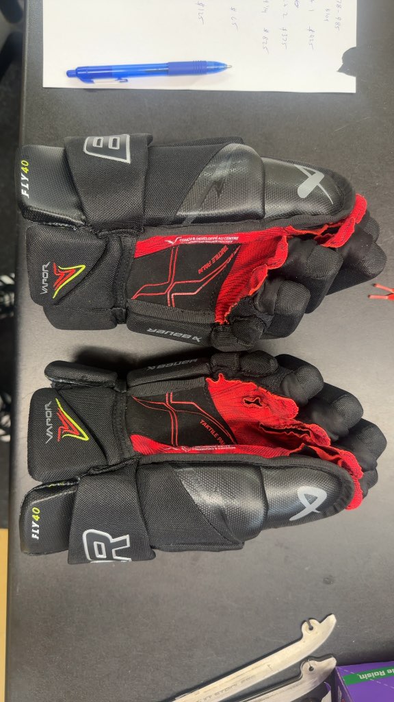 Bauer Vapor Fly 40 Hockey Gloves Used 14"excellent condition