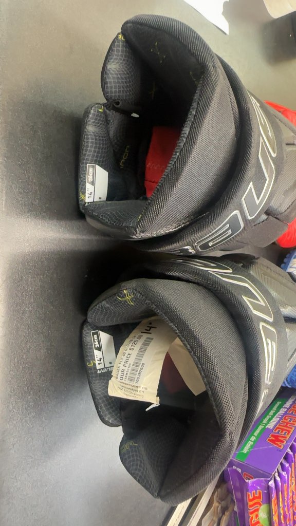 Bauer Vapor Fly 40 Hockey Gloves Used 14"excellent condition