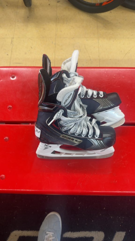 Bauer Vapor X Hockey Skates Used Size 2.5