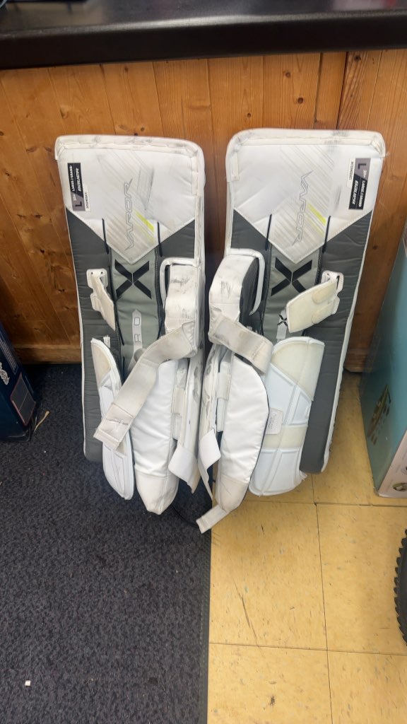 Bauer Vapor X5 Pro Goalie Leg Pads Used Intermediate Large 32"+