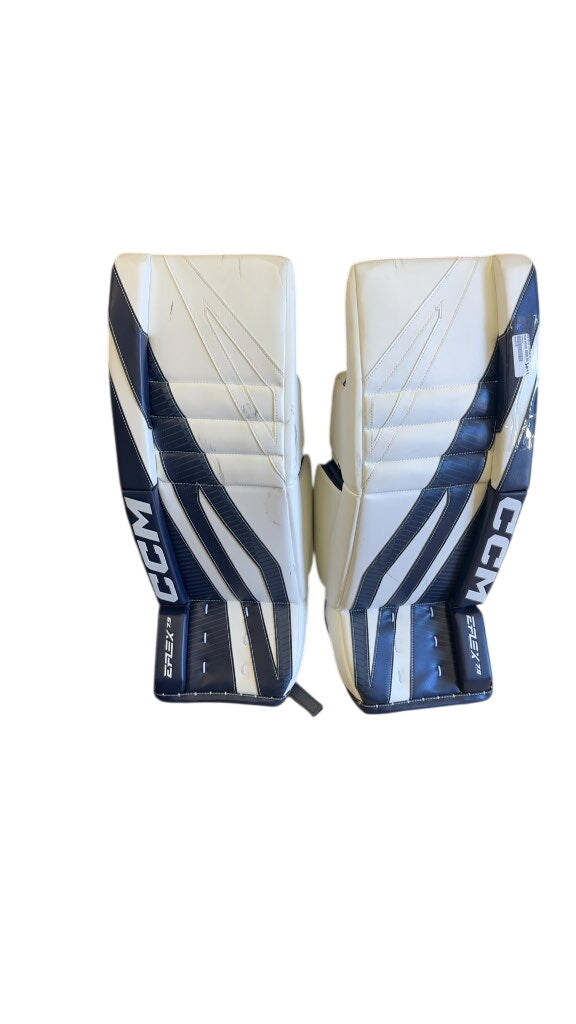 CCM EFlex 7.9 Goalie Pads - 30+1
In amazing condition, used three times.