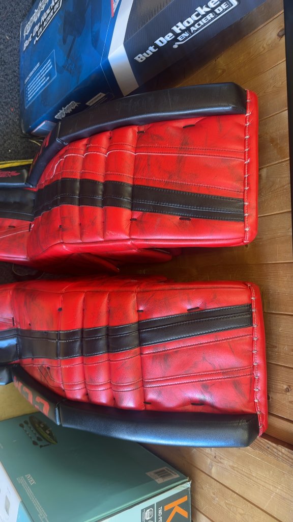 CCM Extreme Flex Hockey Goalie Leg Pads Red/Black Used 35+1