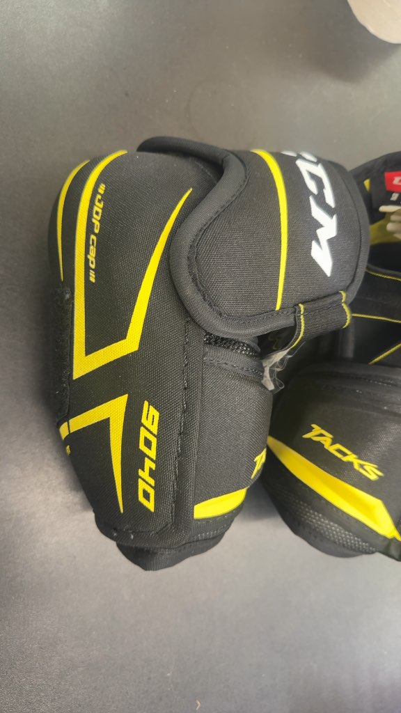 CCM Hockey Elbow Pads Tacks 9040 Black/Yellow very Good Condition Senior Medium