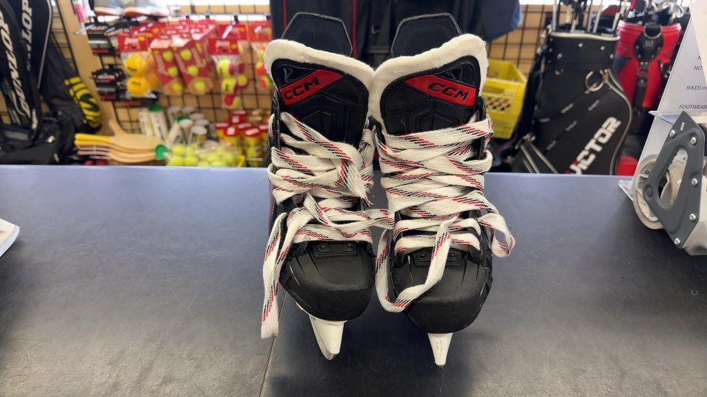 CCM JetSpeed FT670 Hockey Skates - Size 4 Regular almost brand new