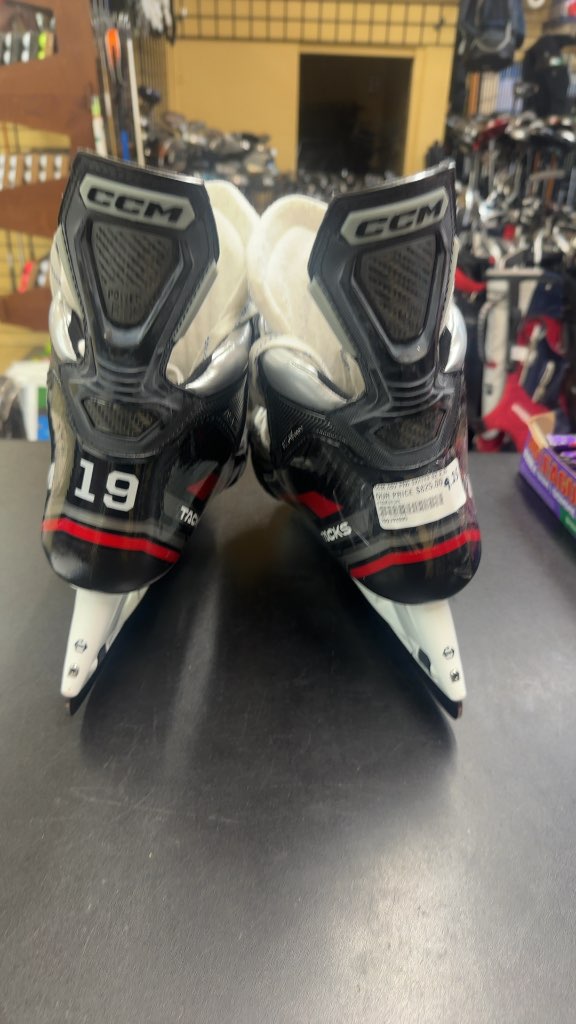 CCM Tacks AS-V Pro Hockey Skates Excellent Condition Size 9.25 custom skates with Black steel