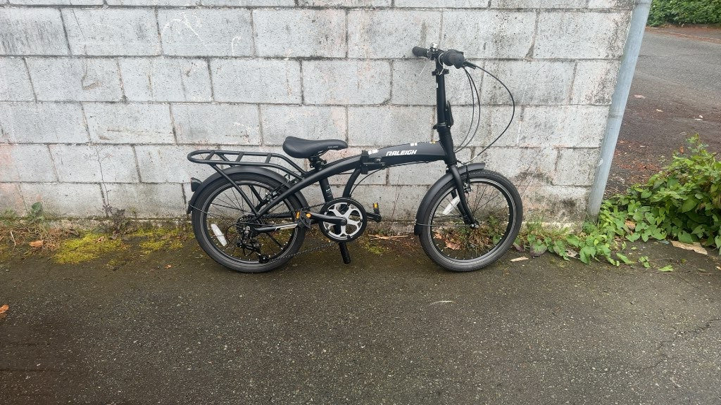 Raleigh Flex 2.0 Folding Bike Black Used 20"