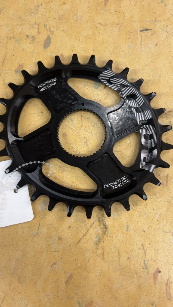 Rotor Q-Ring Oval Chainring 28T OCP Mount
