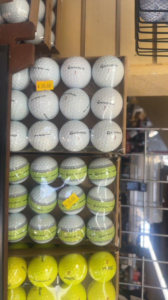 Titleist Golf Balls Pro V1 / Pro V1x Used 12-Pack A grade balls with no marks or scuffs. Like they came out of a new sleeve.
