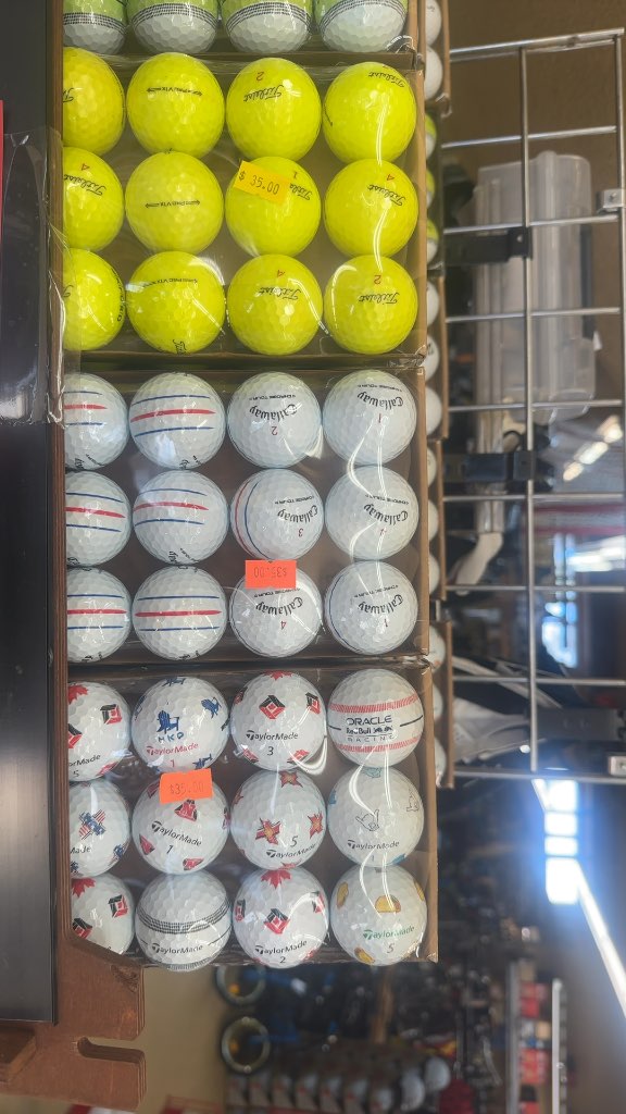 Titleist Golf Balls Pro V1 / Pro V1x Used 12-Pack A grade balls with no marks or scuffs. Like they came out of a new sleeve.